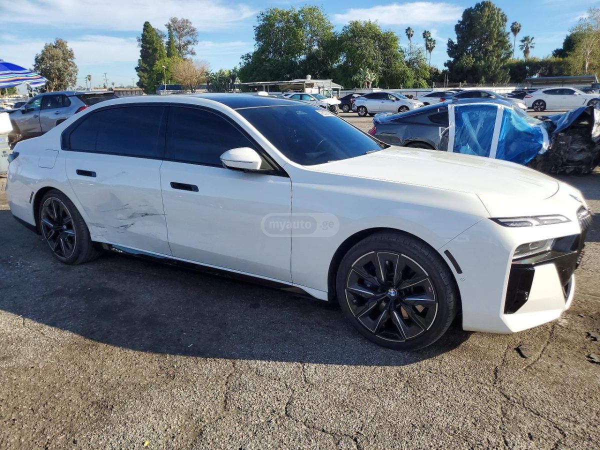 BMW 740 2023 — миниатюра 4