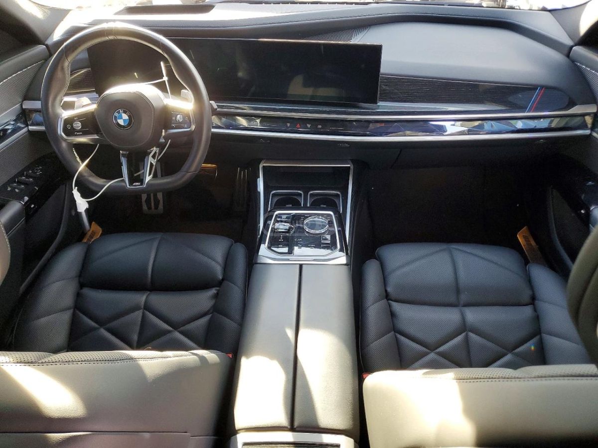 BMW 740 2023 — миниатюра 8