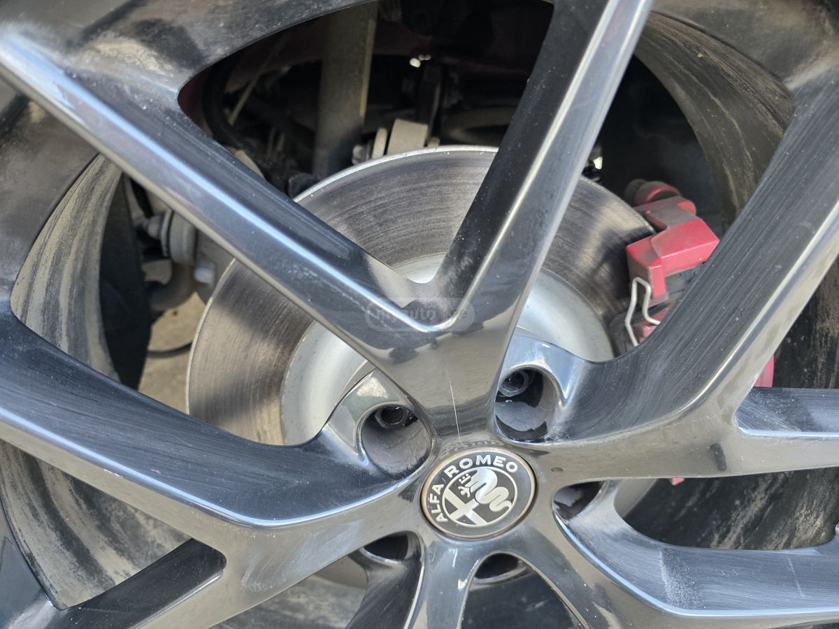 Alfa Romeo Stelvio - фото 2