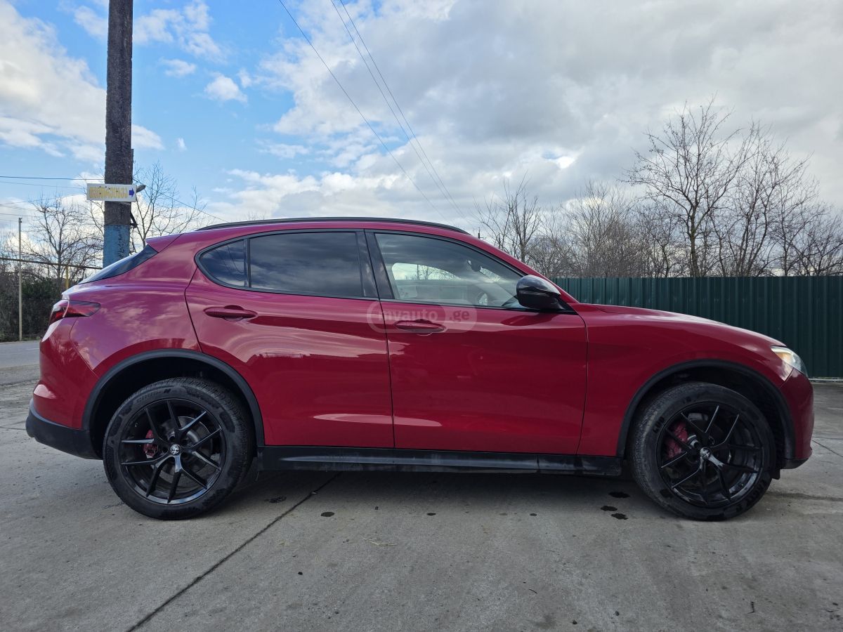 Alfa Romeo Stelvio - фото 7