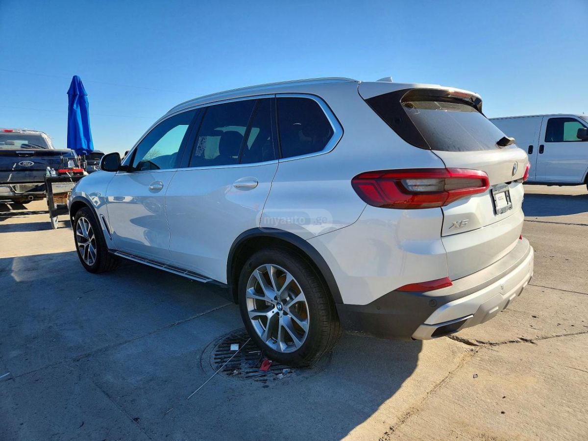 BMW X5 - фото 2