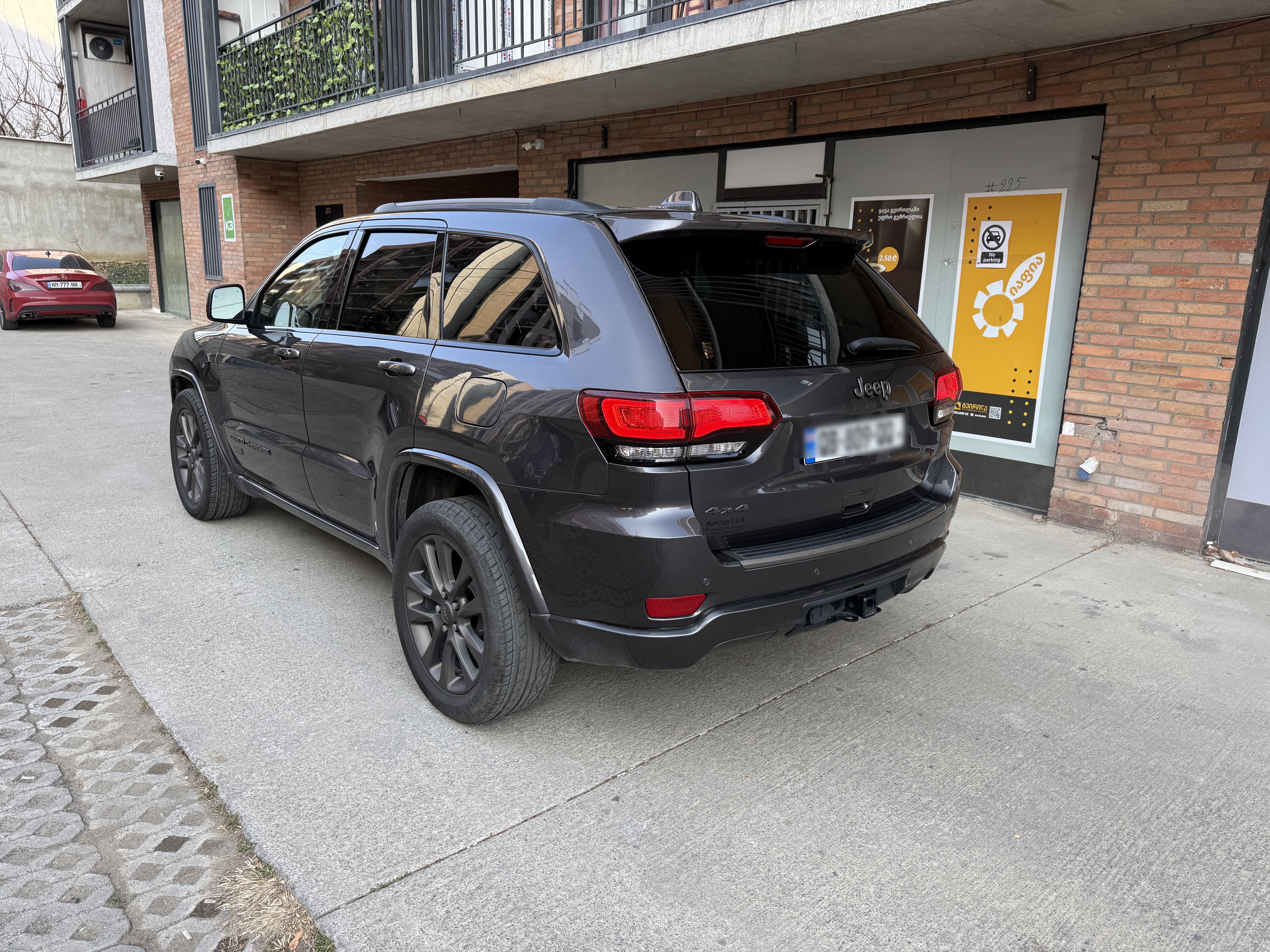 Jeep Grand Cherokee - фото 2