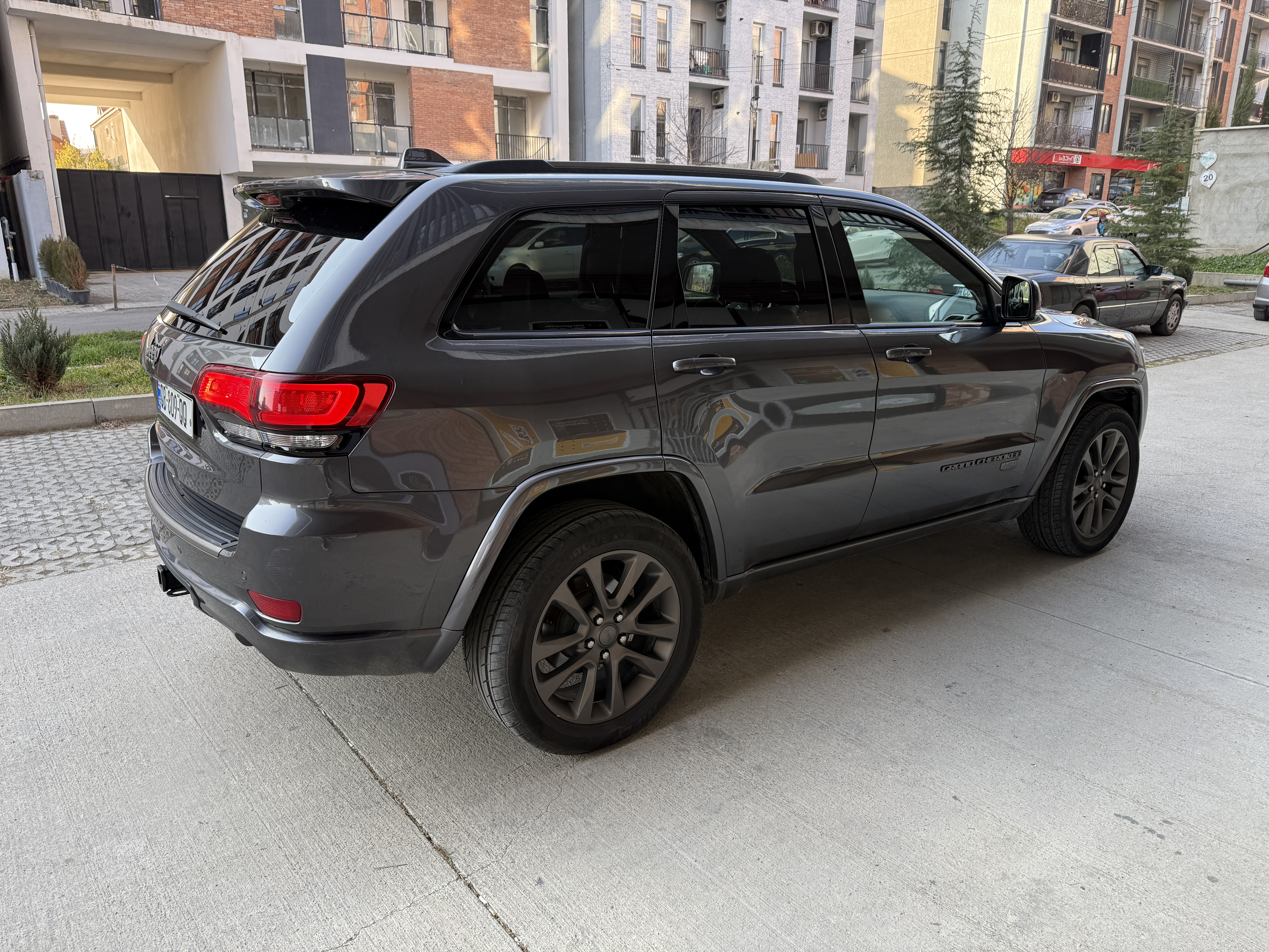 Jeep Grand Cherokee - фото 4