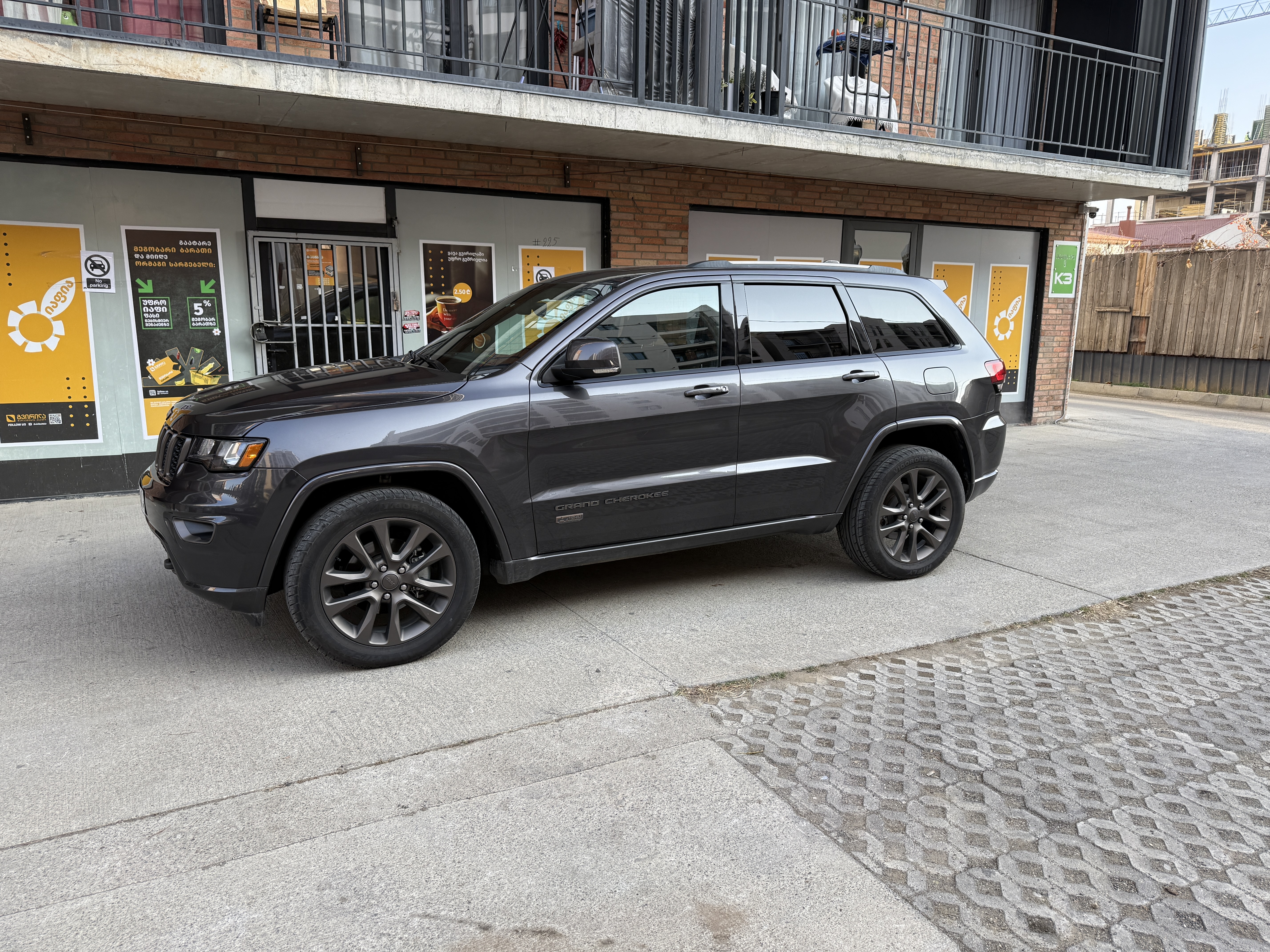Jeep Grand Cherokee - фото 7
