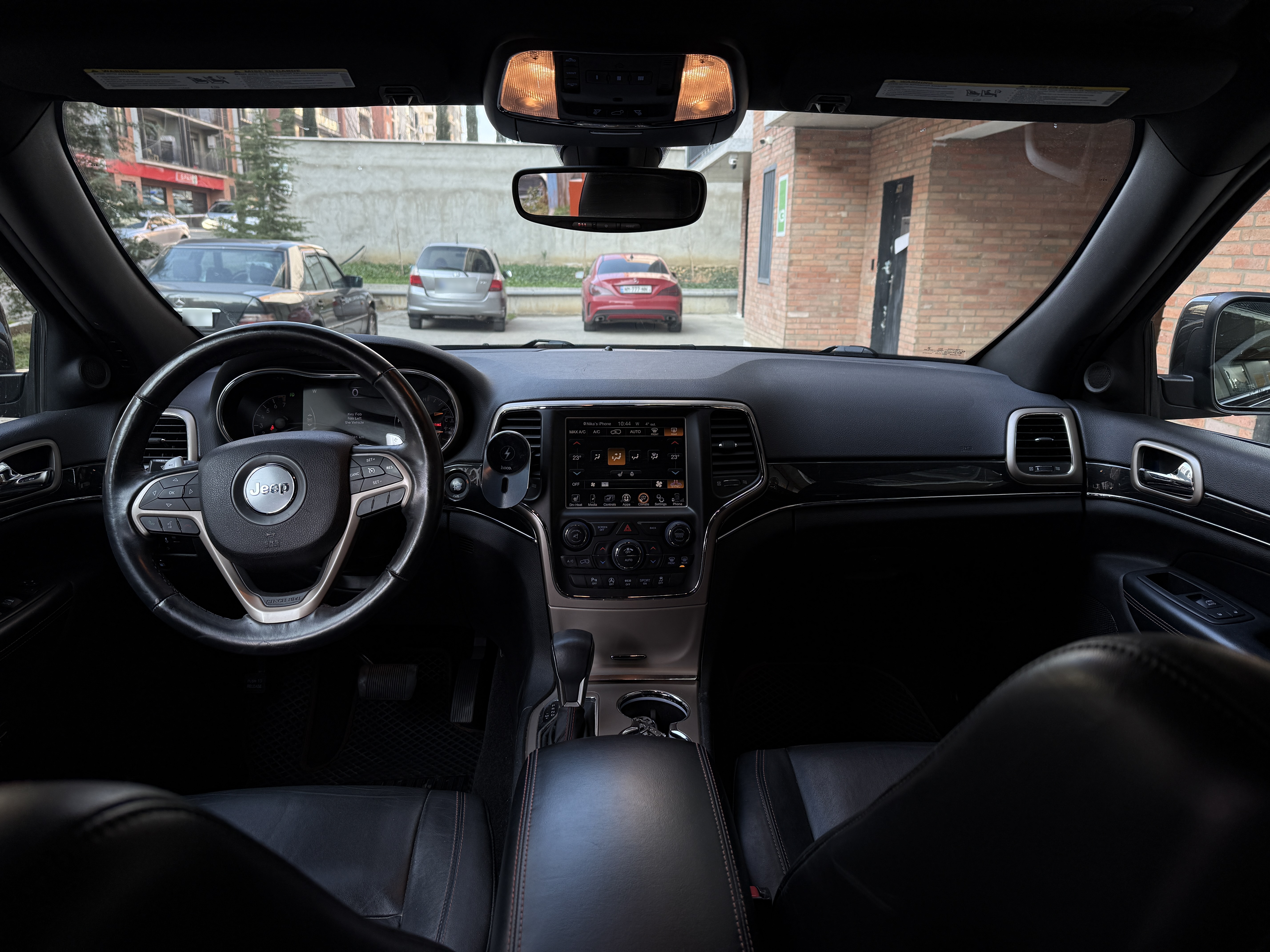 Jeep Grand Cherokee - фото 8