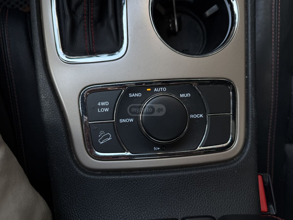 Jeep Grand Cherokee - фото 9