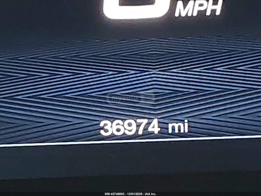 Alfa Romeo Stelvio 2024 — миниатюра 15