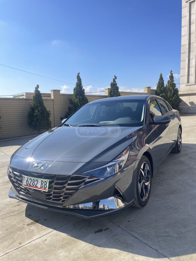 Hyundai Elantra - фото 3