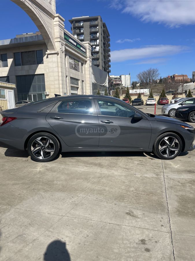 Hyundai Elantra - фото 4