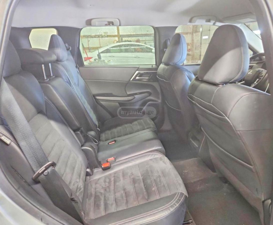 Mitsubishi Outlander - фото 10