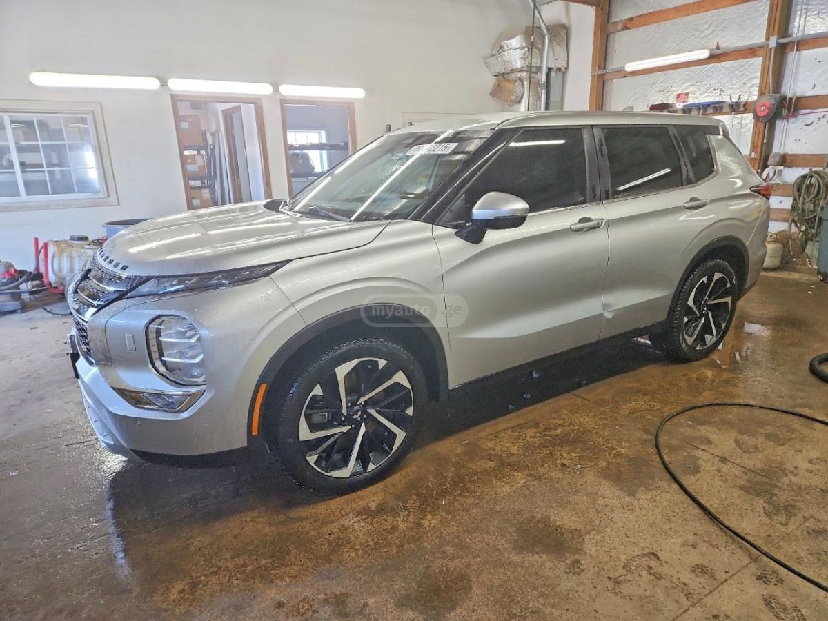 Mitsubishi Outlander - фото 3