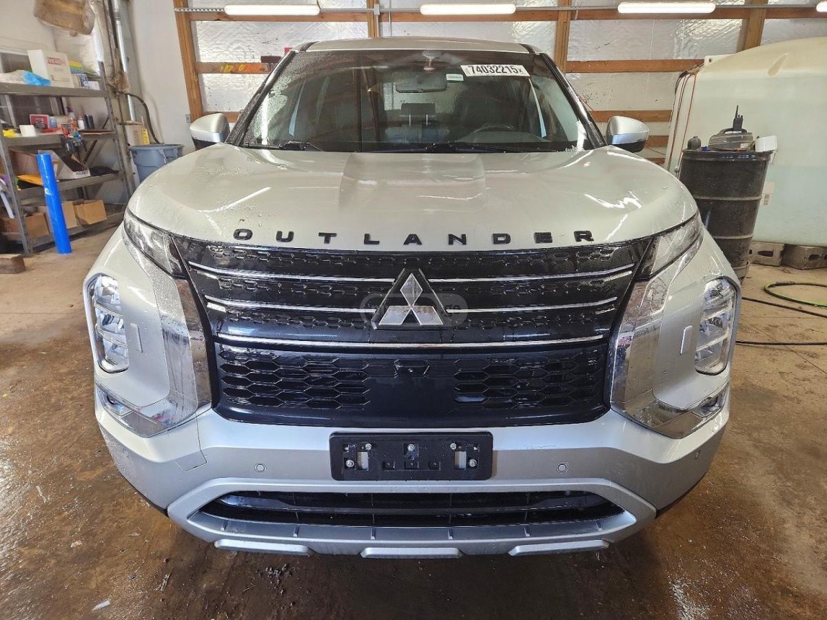 Mitsubishi Outlander - фото 5