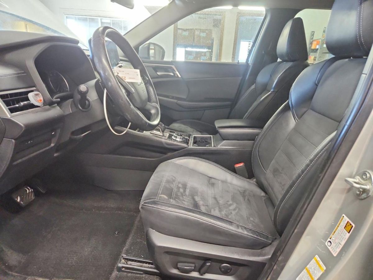 Mitsubishi Outlander - фото 7