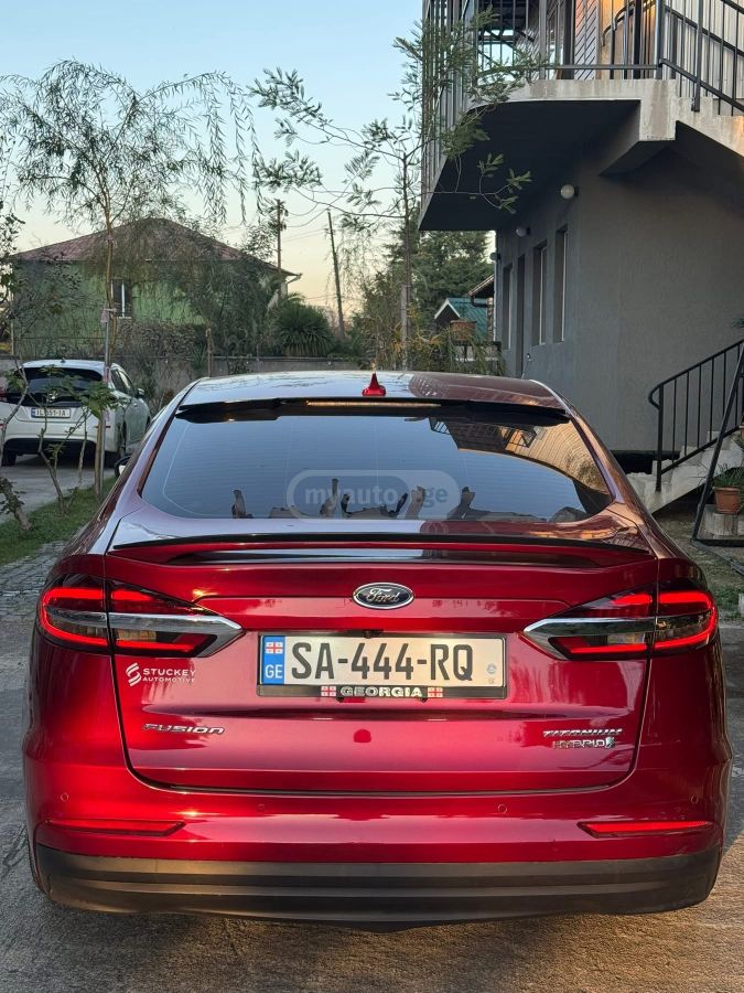 Ford Fusion - фото 2