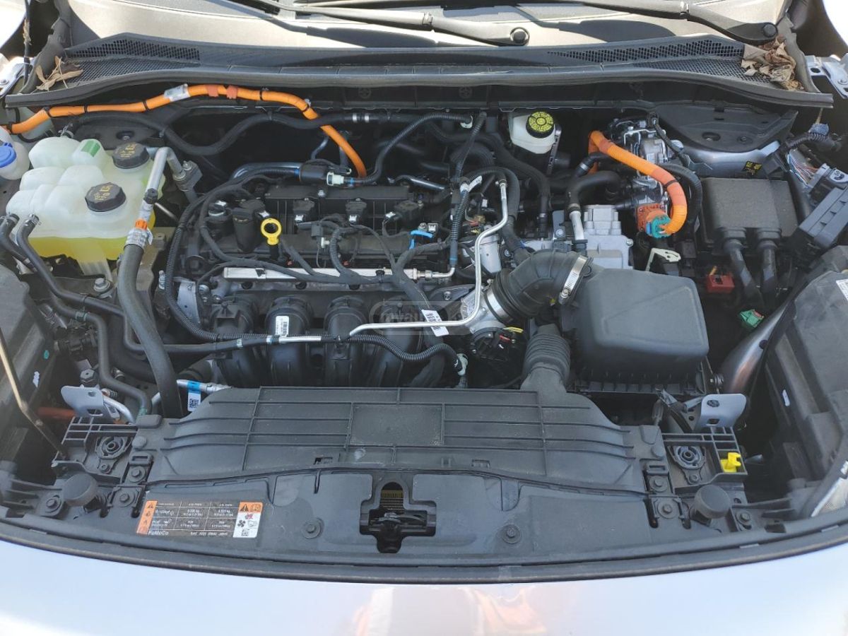 Ford Titanium Hybrid 4dr All-Wheel — миниатюра 7