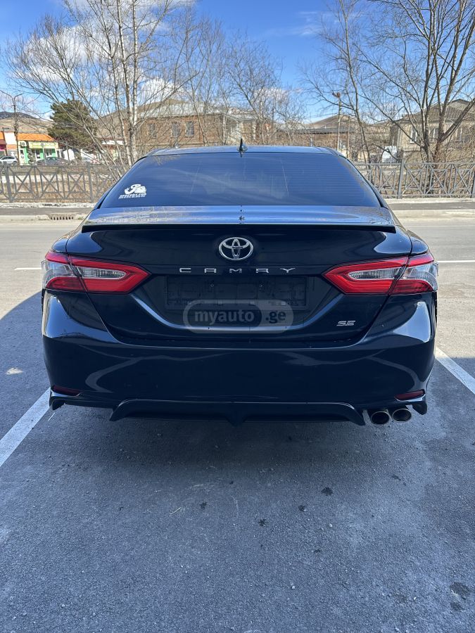 Toyota Camry - фото 4