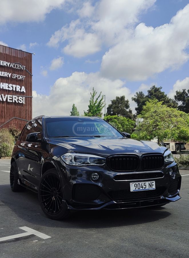 BMW X5 - фото 1