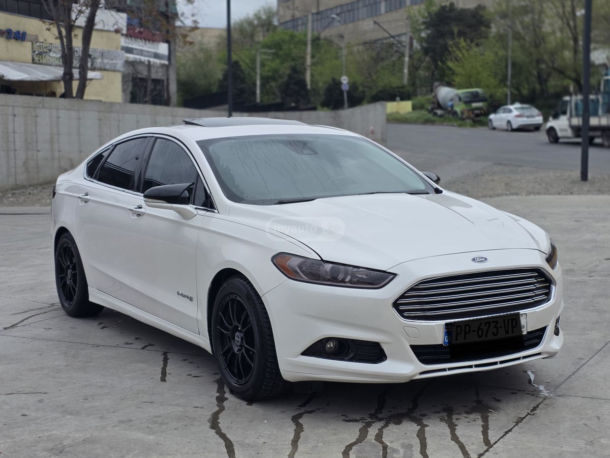 Ford Fusion - фото 1