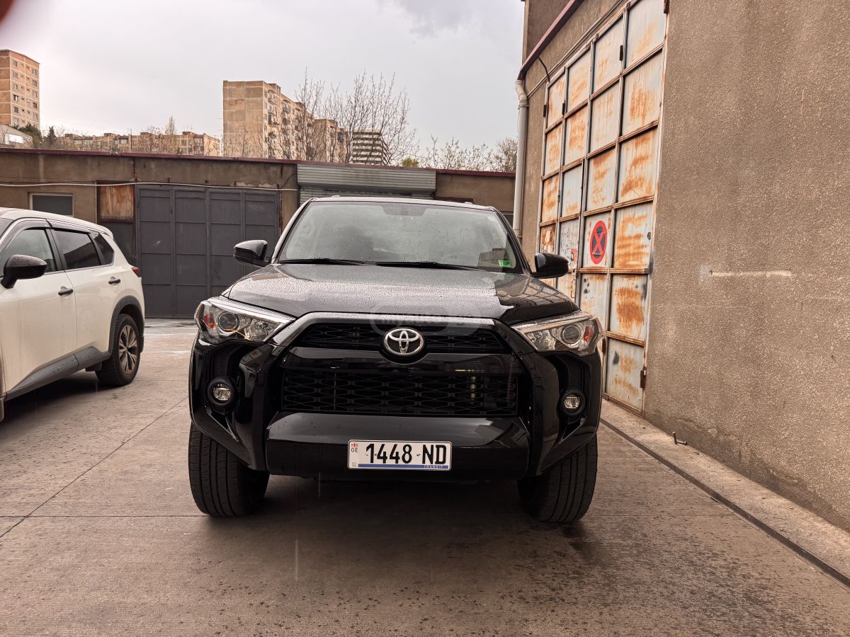 Toyota 4 Runner - фото 1