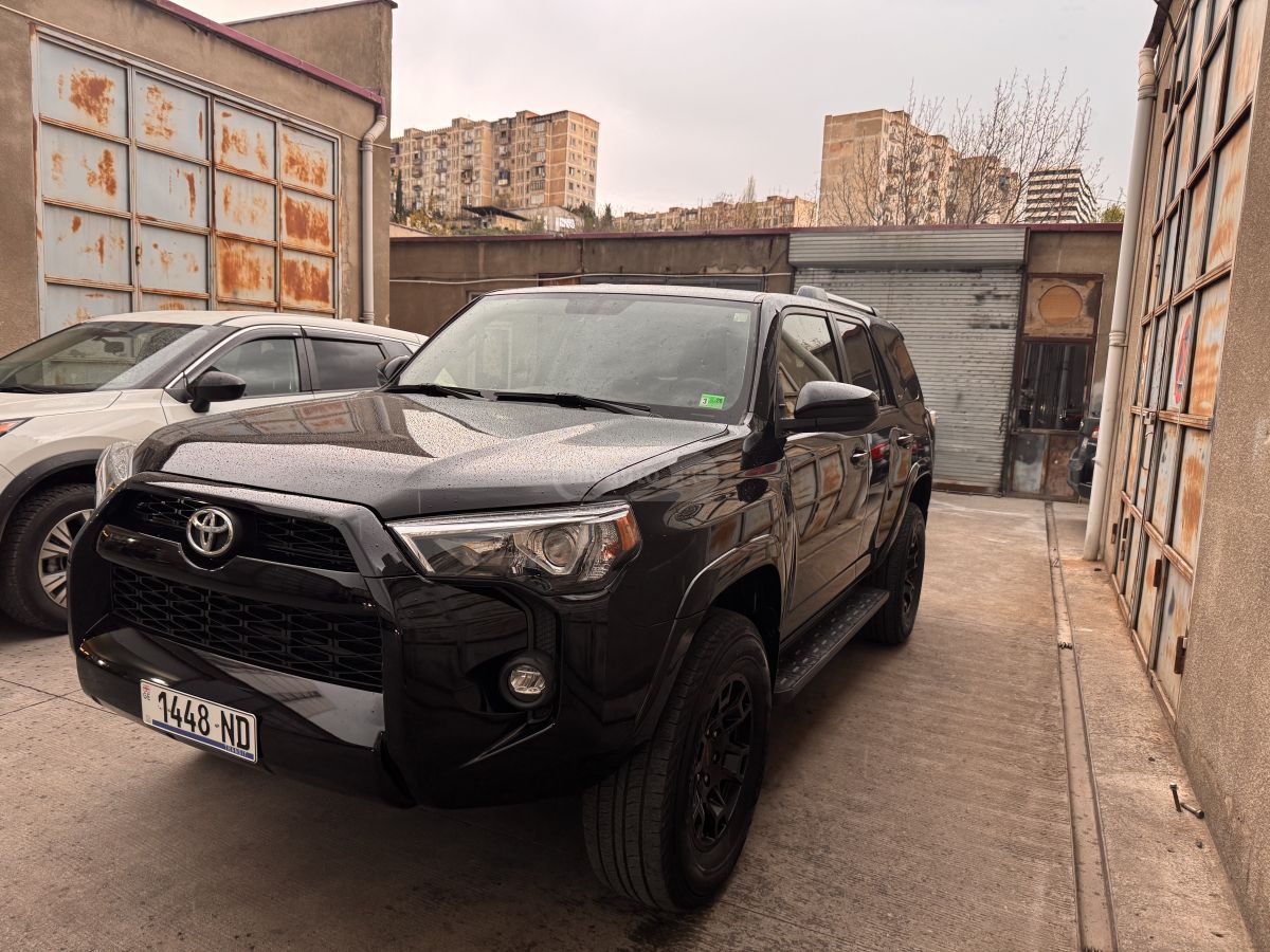 Toyota 4 Runner - фото 3