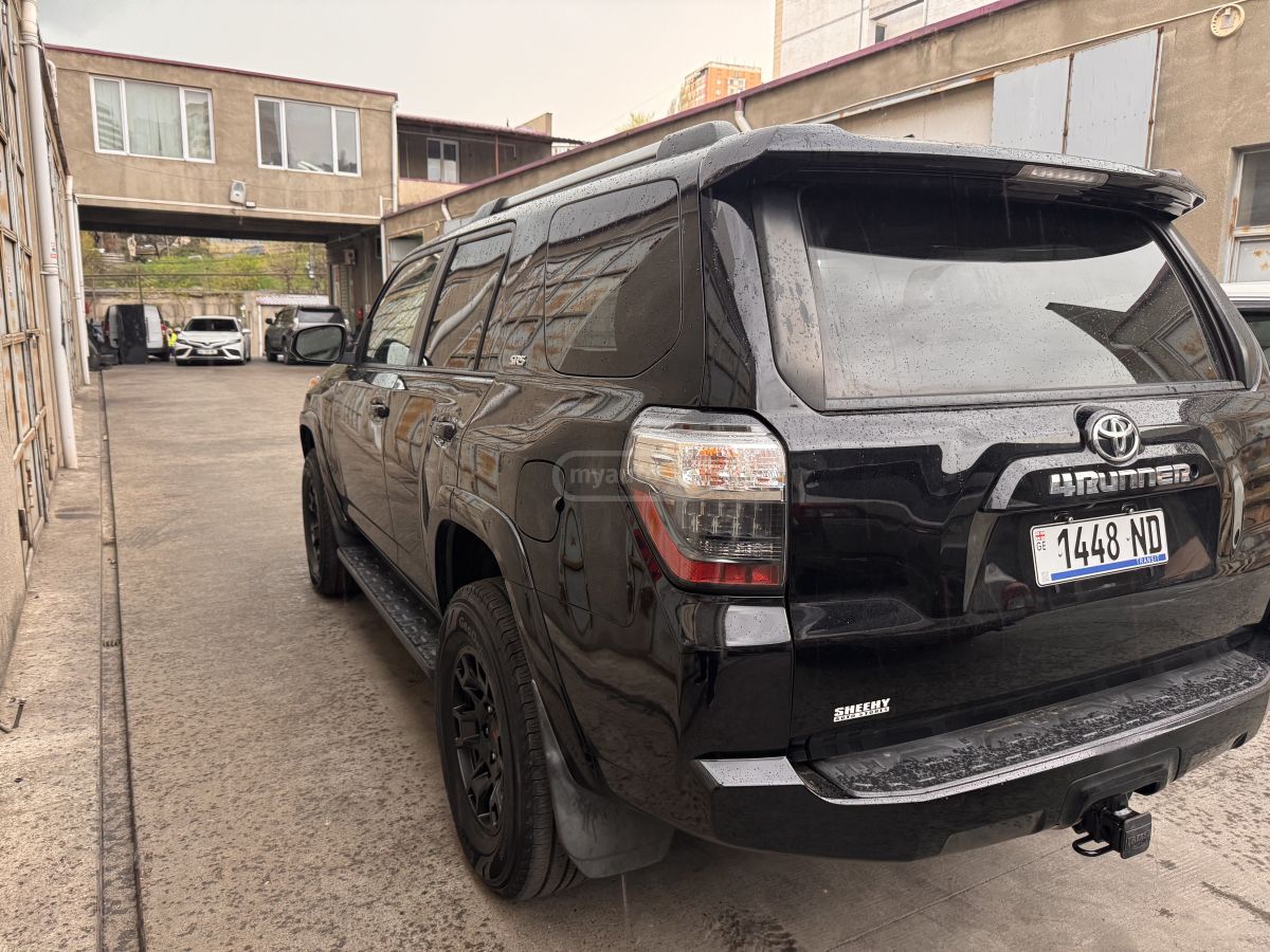 Toyota 4 Runner - фото 6