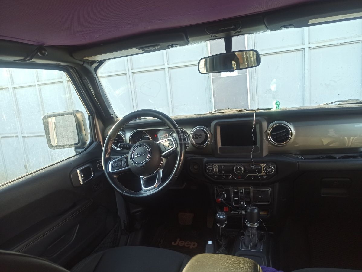 Jeep Wrangler - фото 10