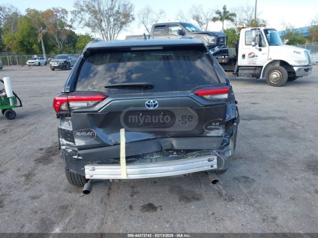 Toyota LE 4dr All Wheel Drive Automat — миниатюра 15