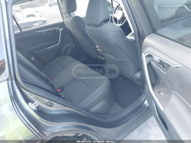 Toyota LE 4dr All Wheel Drive Automat — миниатюра 9