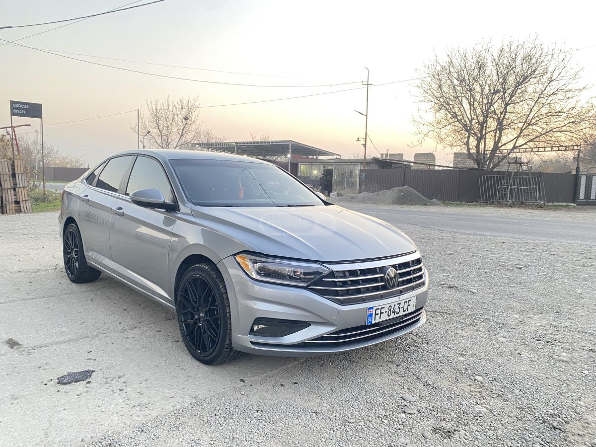 Volkswagen Jetta - фото 1