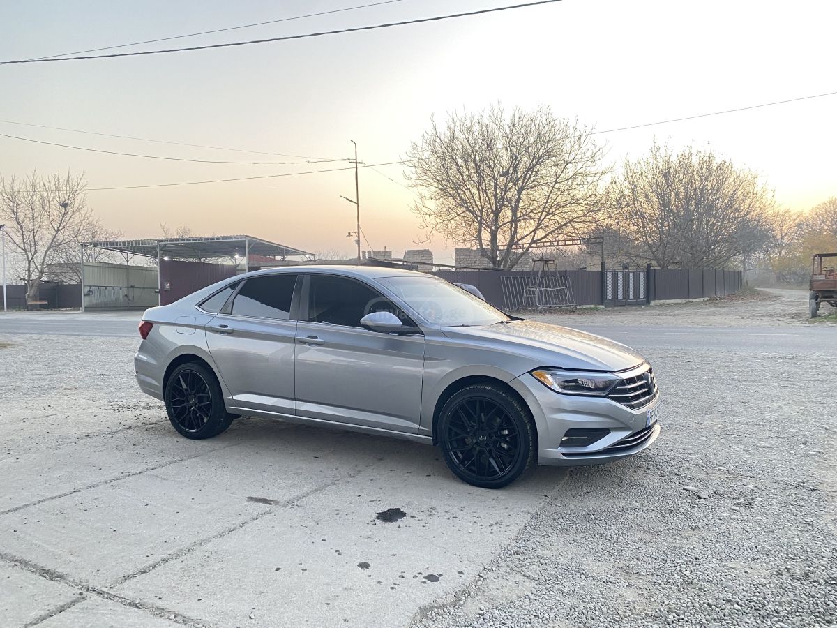 Volkswagen Jetta - фото 2