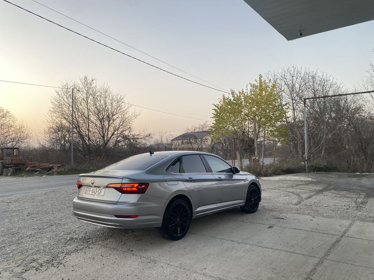 Volkswagen Jetta - фото 4