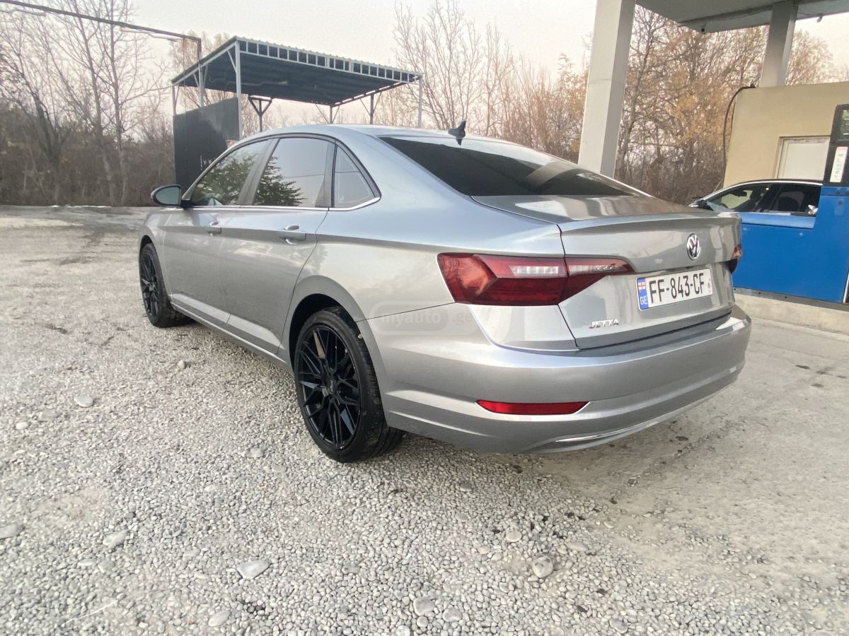 Volkswagen Jetta - фото 5