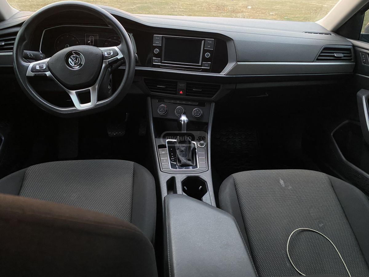 Volkswagen Jetta - фото 6