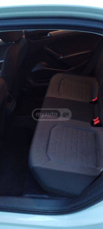 Volkswagen Passat - фото 9