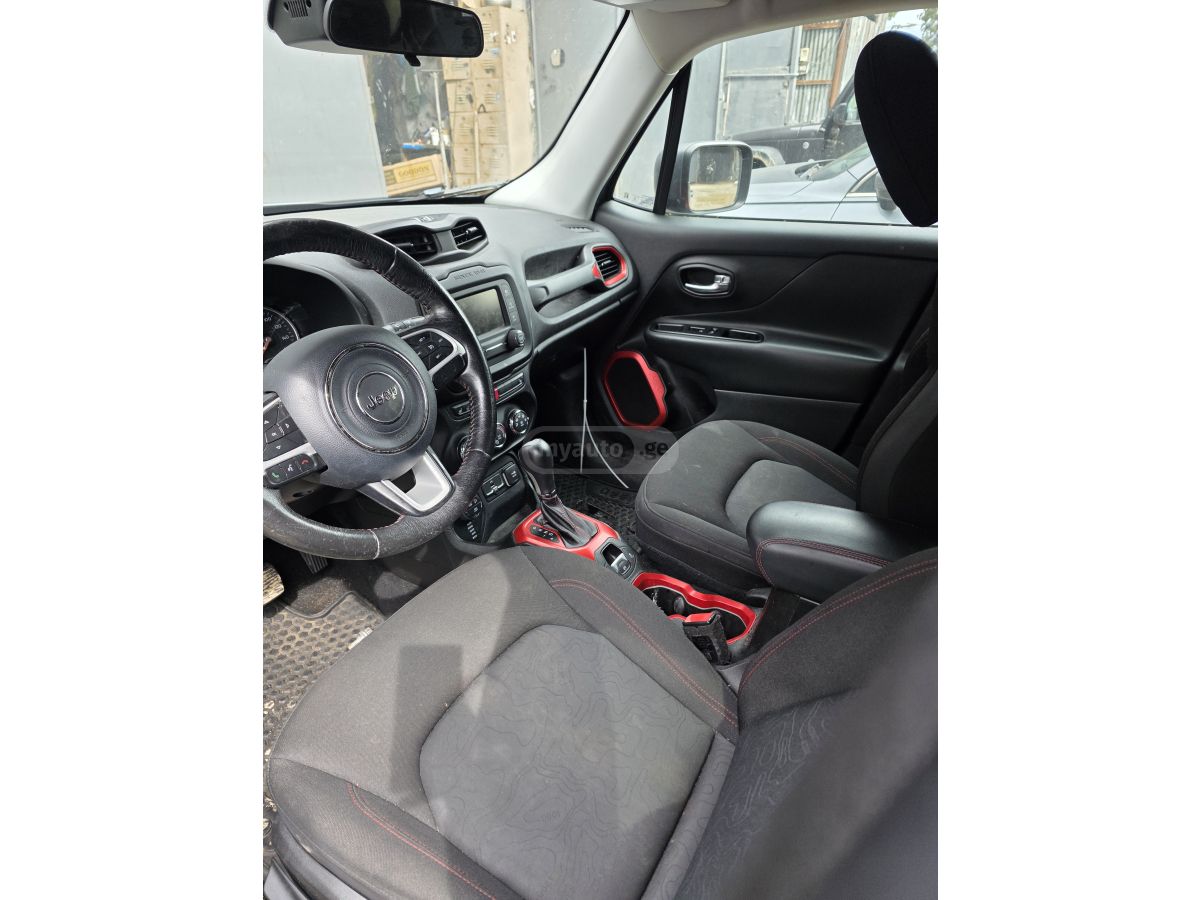 Jeep Renegade - фото 4