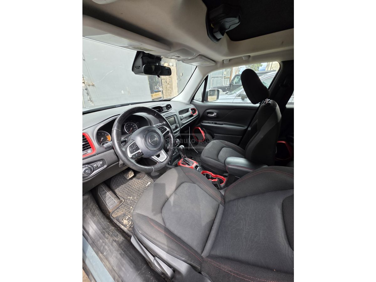 Jeep Renegade - фото 5