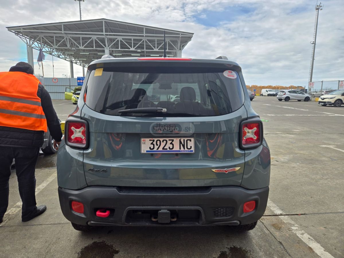 Jeep Renegade - фото 6