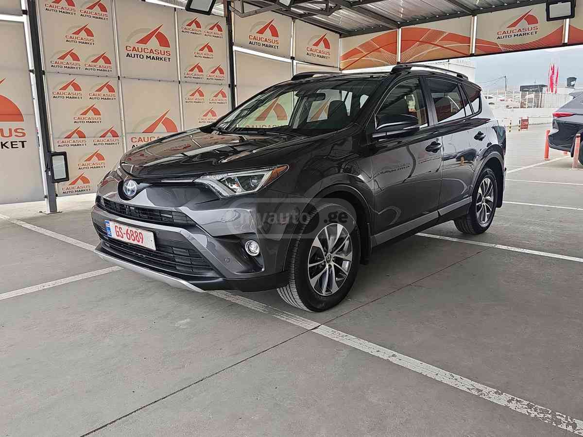 ToyotaRAV 4 Toyota RAV42017