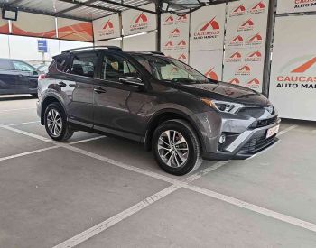 ToyotaRAV 4 Toyota RAV42017