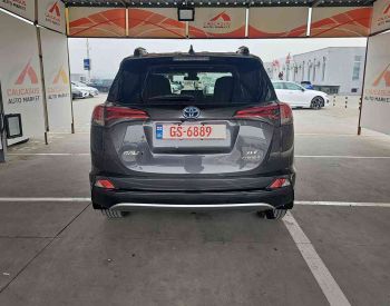 ToyotaRAV 4 Toyota RAV42017