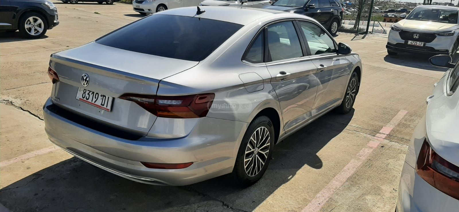 Volkswagen Jetta - фото 3