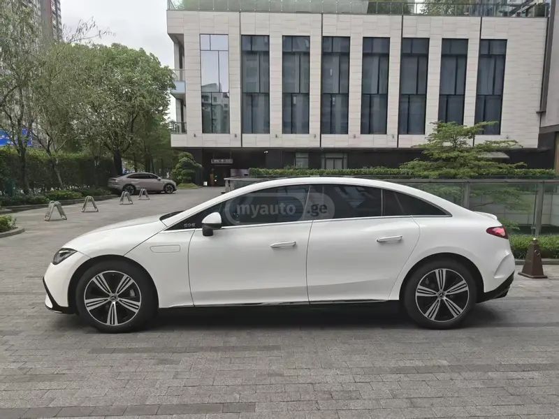 Mercedes-Benz EQE 2022 — миниатюра 4