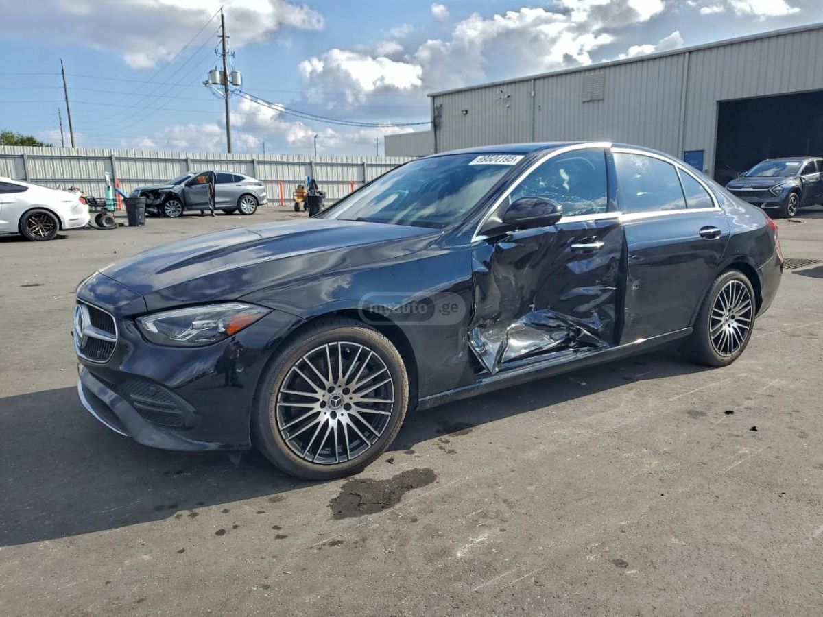 Mercedes-Benz C 300 2024 — миниатюра 1
