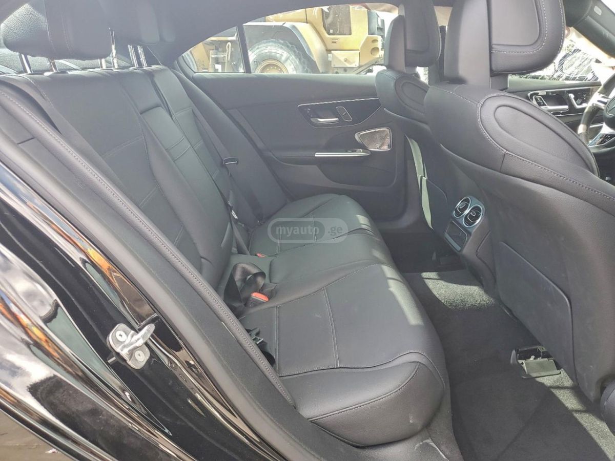 Mercedes-Benz C 300 2024 — миниатюра 7