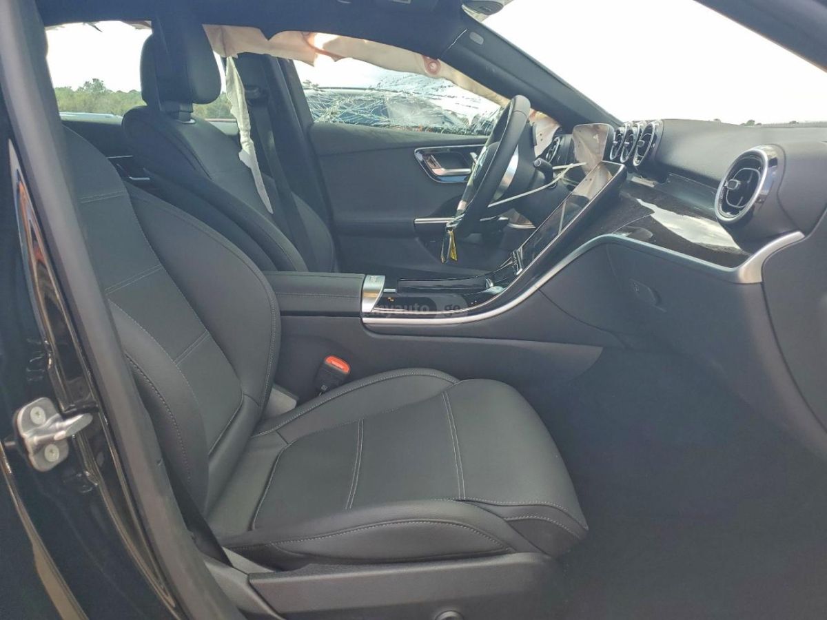 Mercedes-Benz C 300 2024 — миниатюра 8