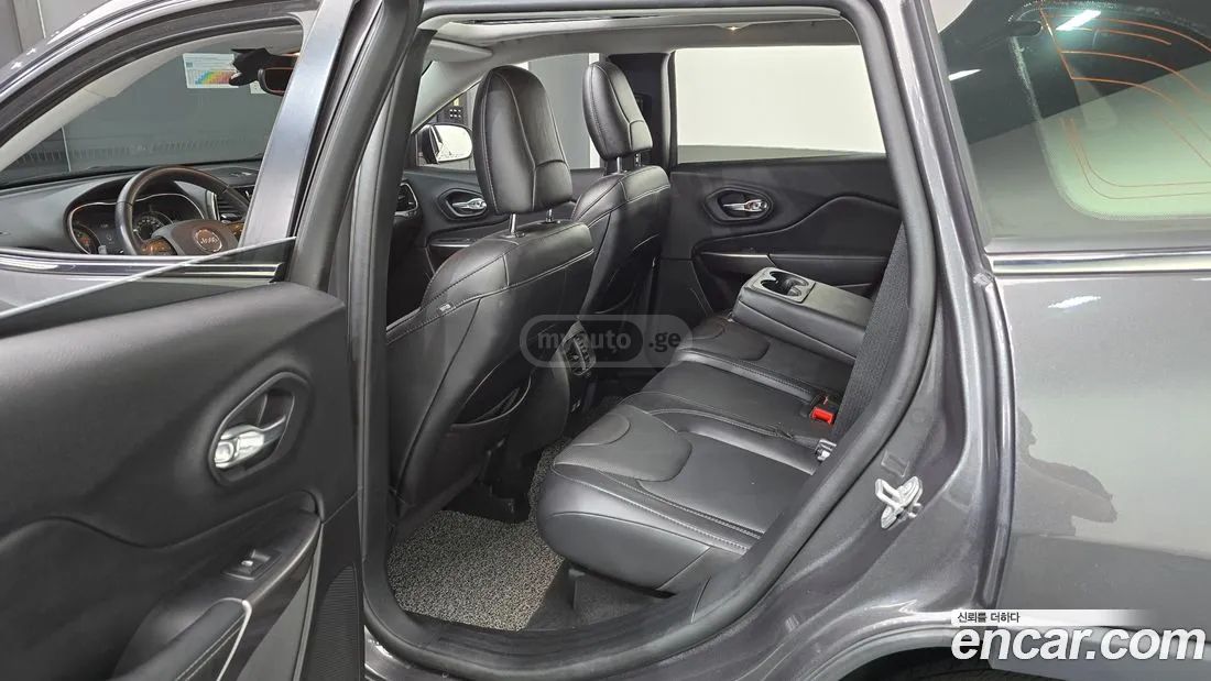 Jeep Cherokee - фото 11