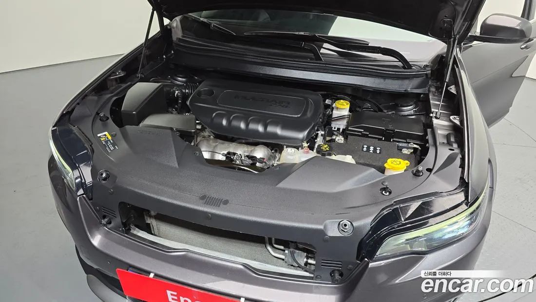 Jeep Cherokee - фото 6