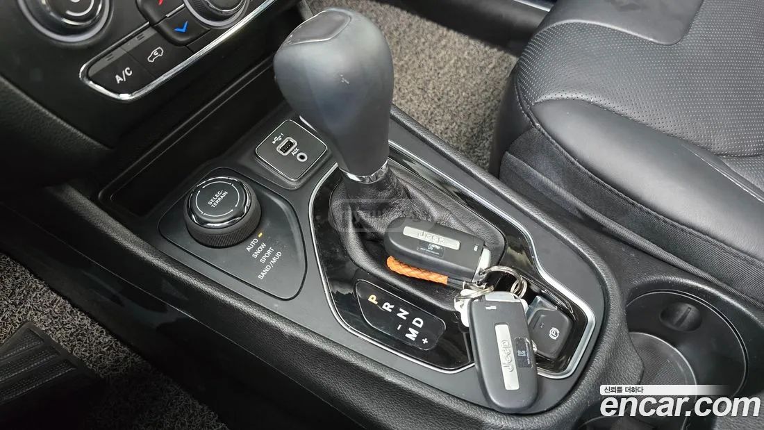 Jeep Cherokee - фото 9