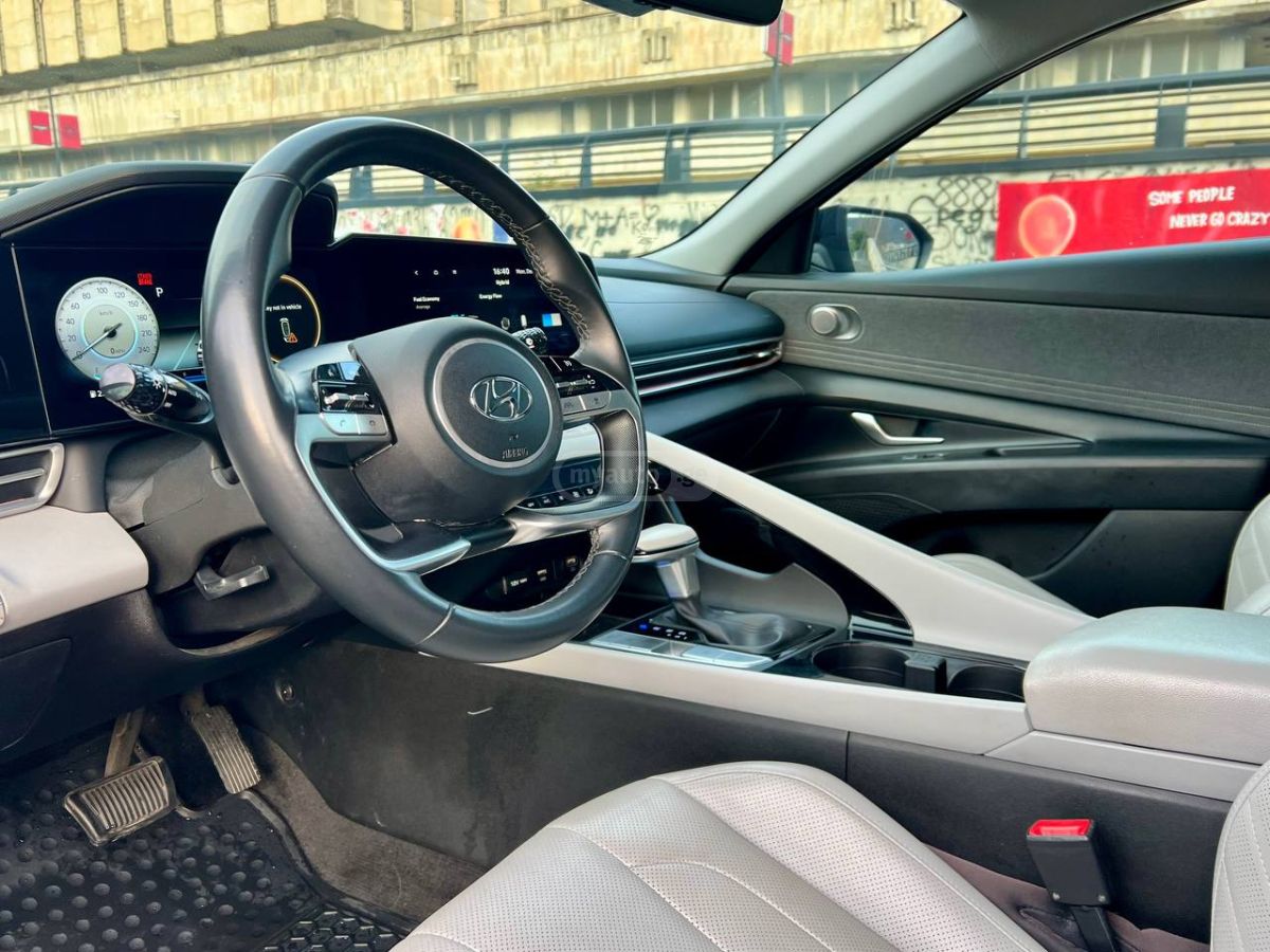 Hyundai Elantra - фото 7