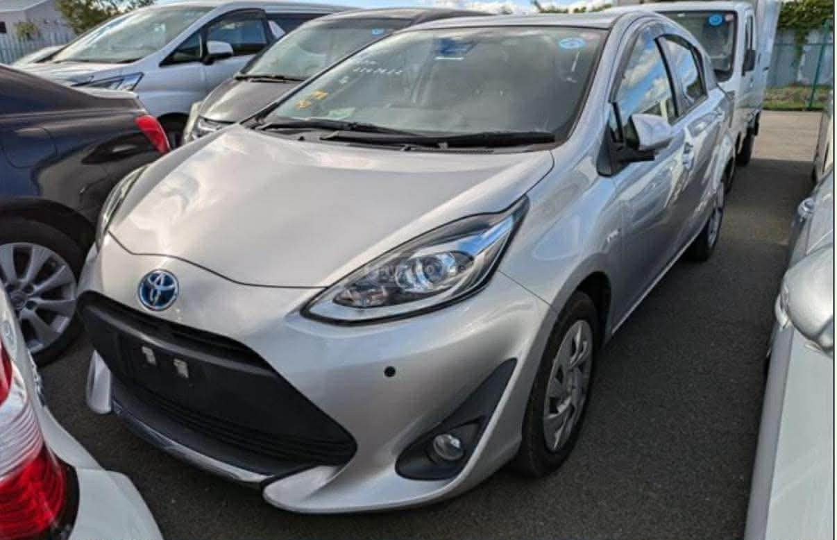 Toyota Aqua - фото 13